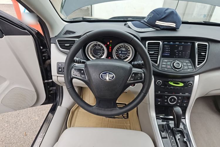 Used Bestune B90 2012 2.0L Automatic Luxury Edition Steering Wheel