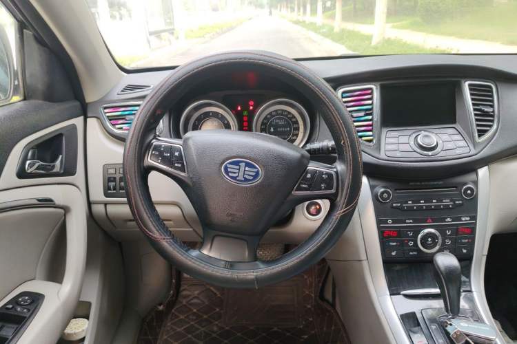 Used Bestune B90 2012 2.0L Automatic Luxury Edition Steering Wheel