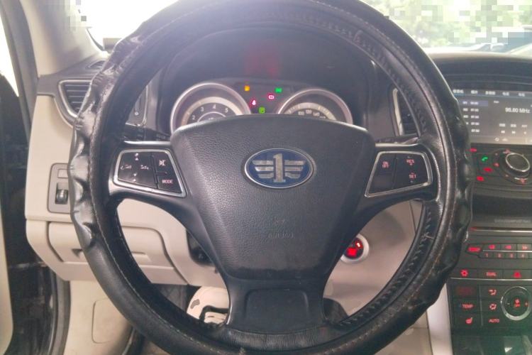 Used Bestune B90 2012 2.0L Automatic Luxury Edition Steering Wheel