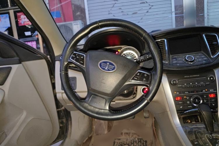 Used Bestune B90 2012 2.0L Automatic Luxury Edition Steering Wheel