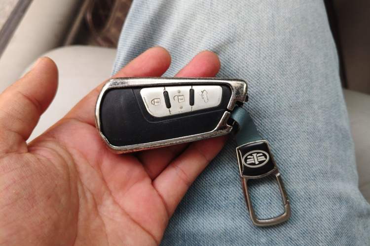 Used Bestune B90 2012 2.0L Automatic Luxury Edition Vehicle Key