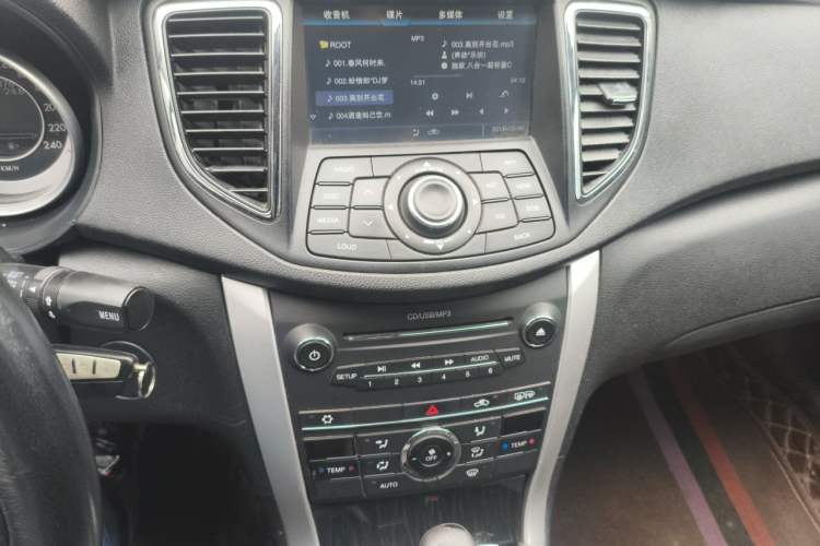 Used Bestune B90 2012 2.0L automatic comfort version Audio And AC Panel