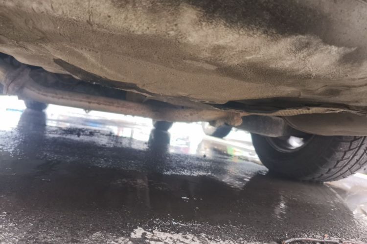 Used Bestune B90 2012 2.0L automatic comfort version Chassis Rear