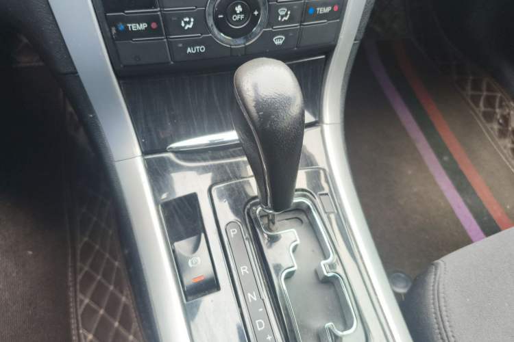 Used Bestune B90 2012 2.0L automatic comfort version Gear Lever