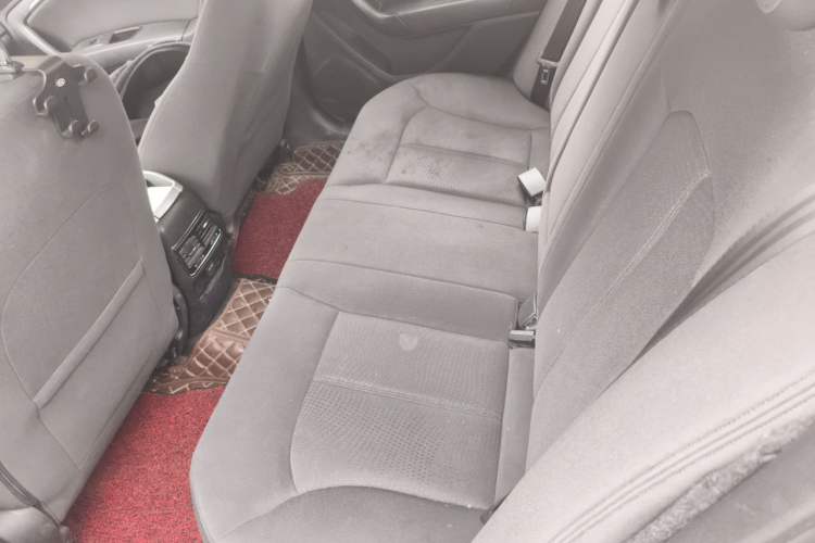 Used Bestune B90 2012 2.0L automatic comfort version Left Rear Seat