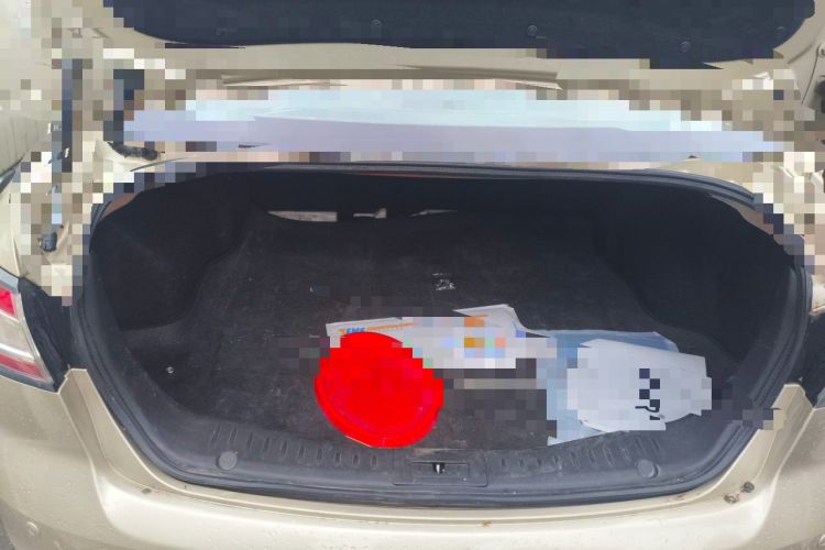 Used Bestune B90 2012 2.0L automatic comfort version Trunk