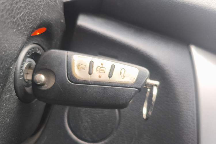 Used Bestune B90 2012 2.0L automatic comfort version Vehicle Key