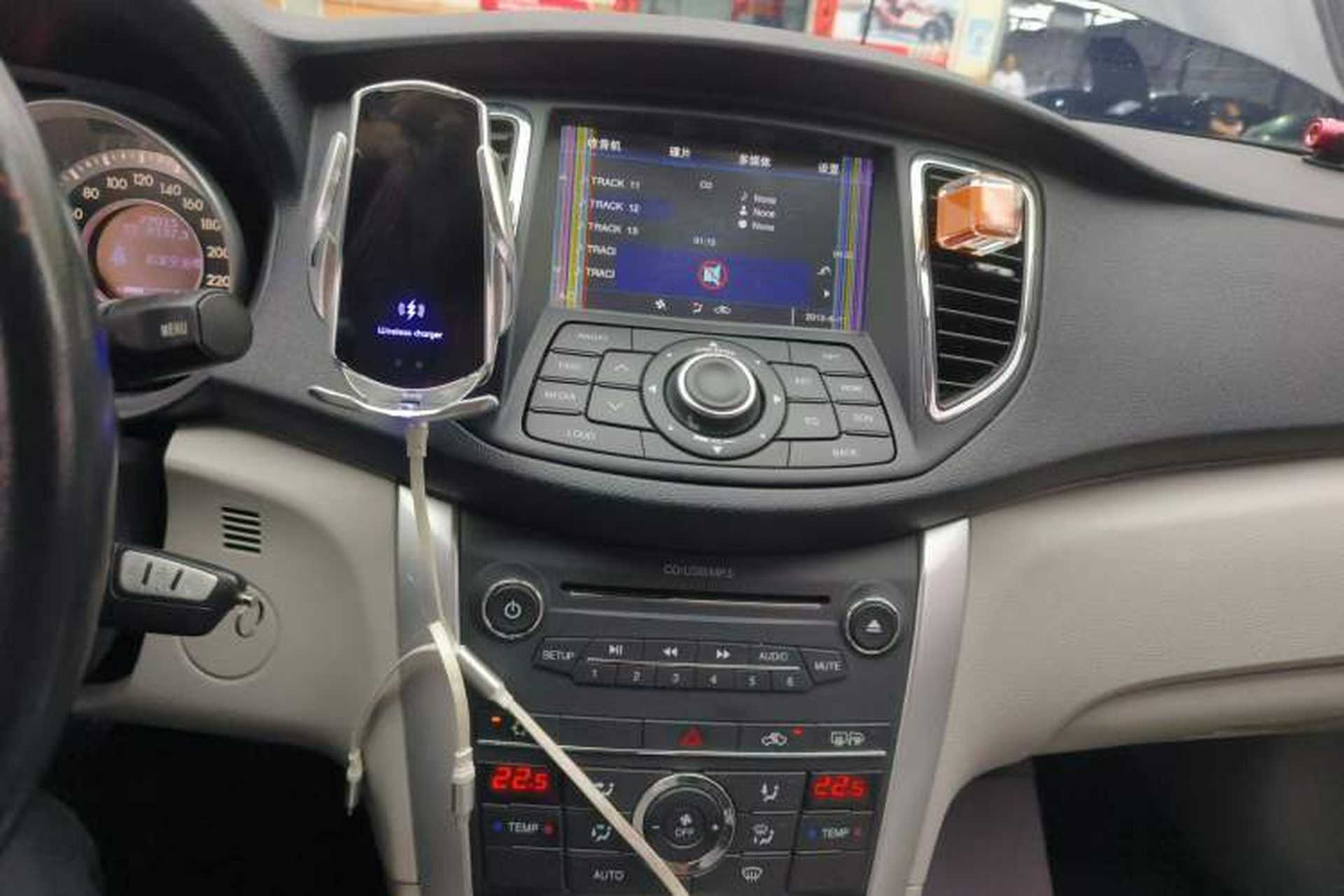 Used Bestune B90 2012 2.0L manual Comfort trim level Audio And AC Panel