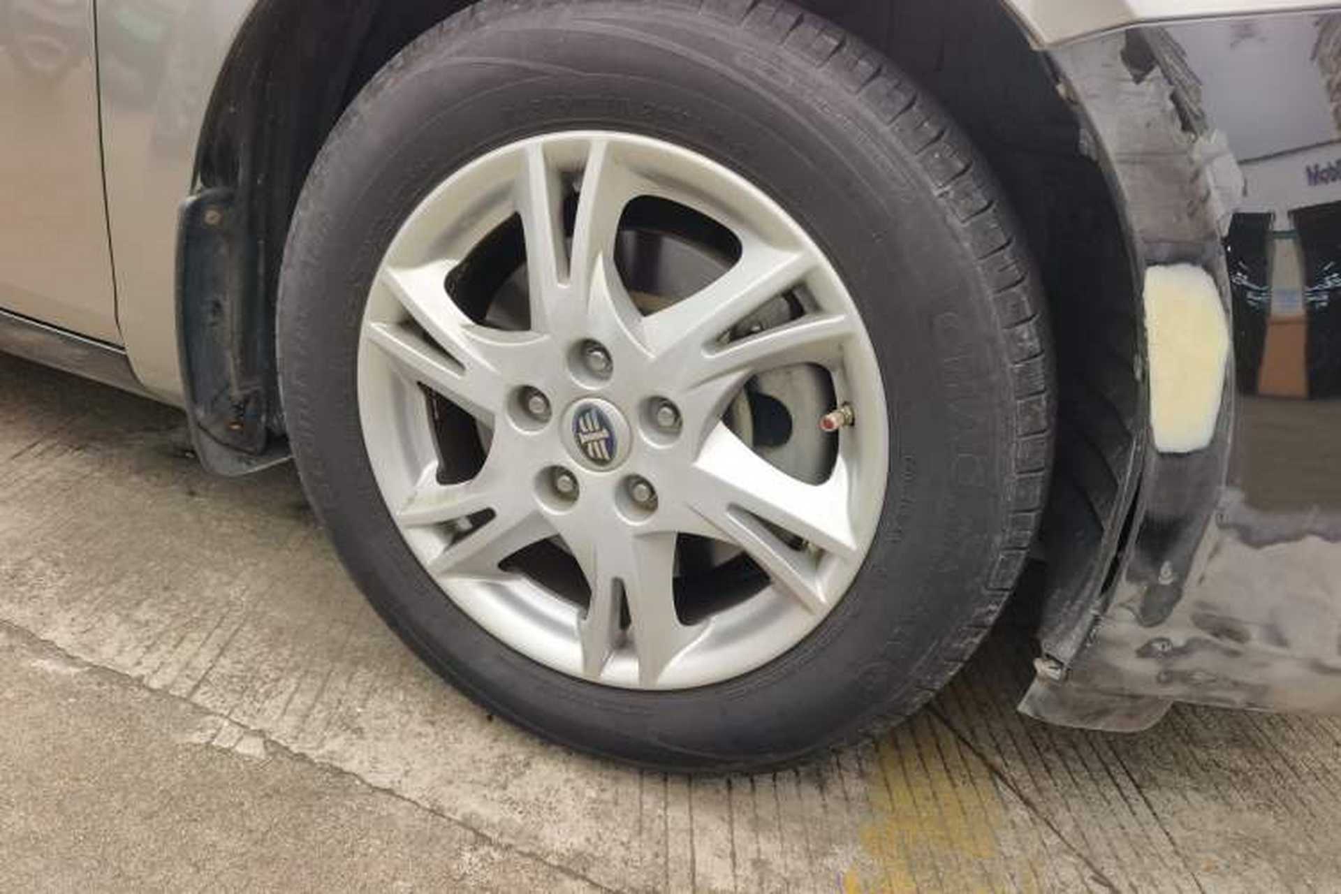 Used Bestune B90 2012 2.0L manual Comfort trim level Right Front Wheel Hub