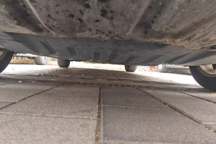 Used Bestune B90 2012 2.0L manual Comfort trim level Chassis Front