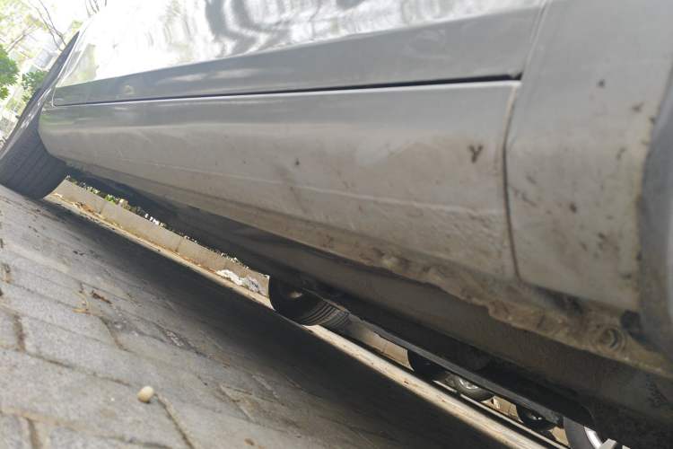 Used Bestune B90 2012 2.0L manual Comfort trim level Chassis Front Right