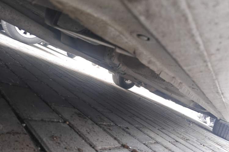 Used Bestune B90 2012 2.0L manual Comfort trim level Chassis Rear Right