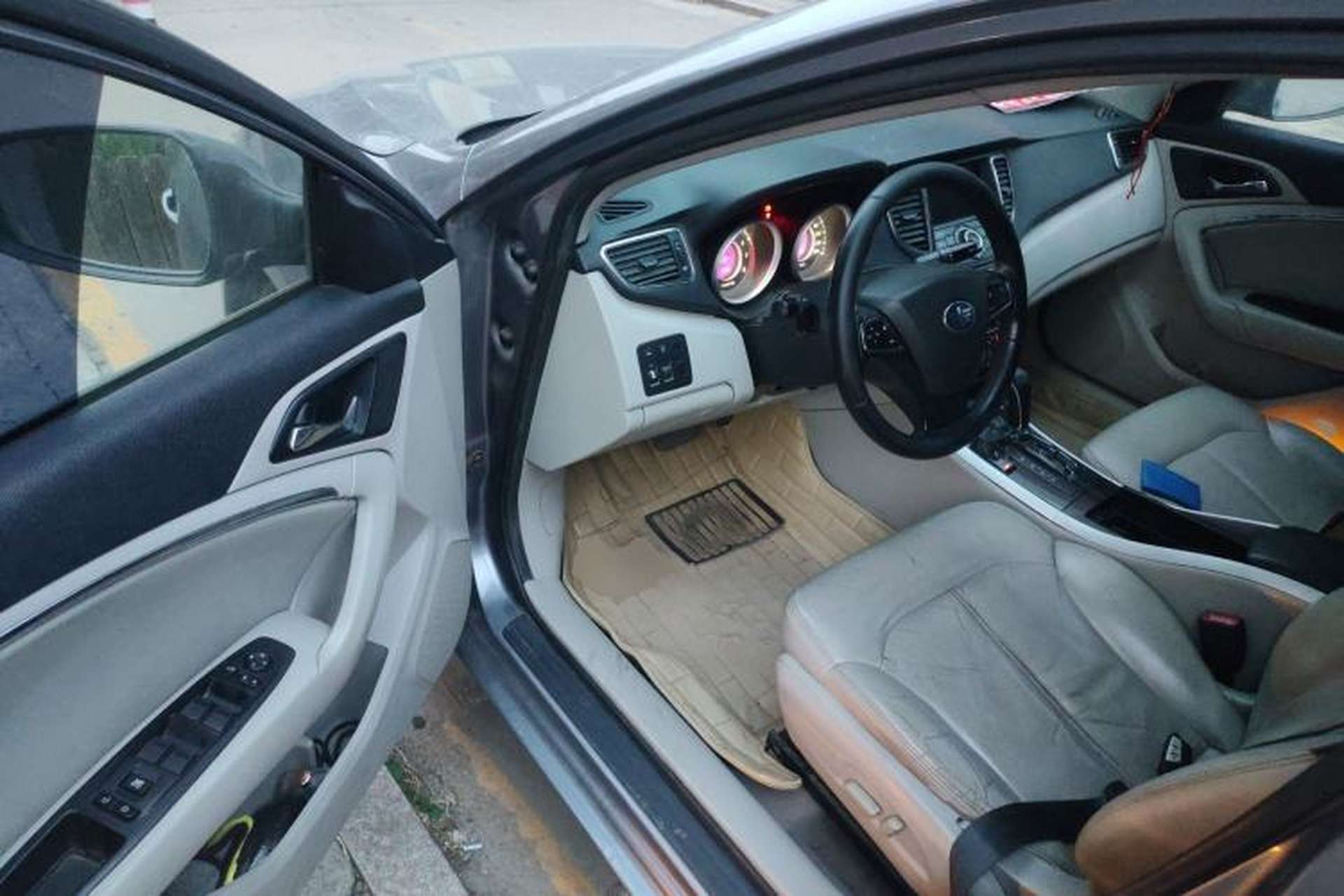 Used Bestune B90 2012 2.0L Automatic Luxury Edition Driver Seat