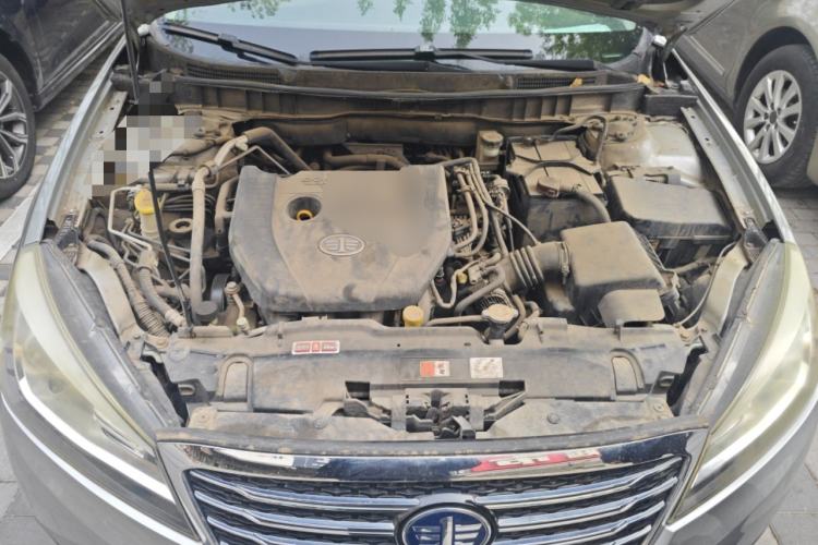 Used Bestune B90 2012 2.0L manual Comfort trim level Engine Bay