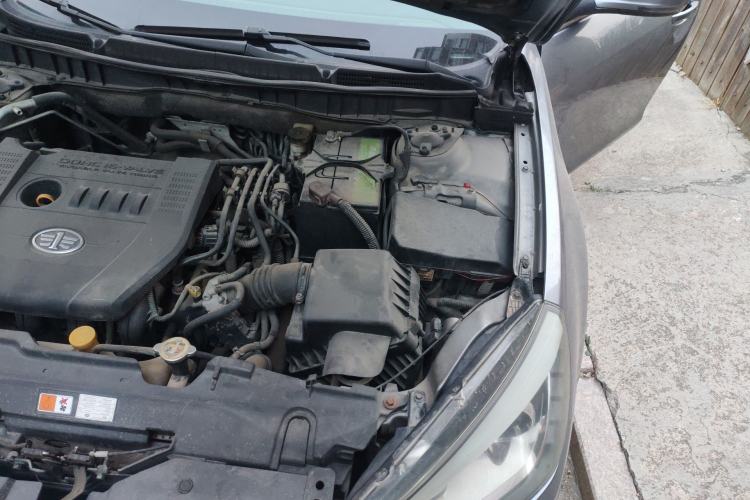 Used Bestune B90 2012 2.0L Automatic Luxury Edition Engine Bay Left
