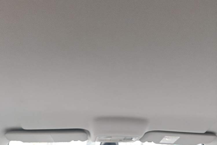 Used Bestune B90 2012 2.0L manual Comfort trim level Headliner