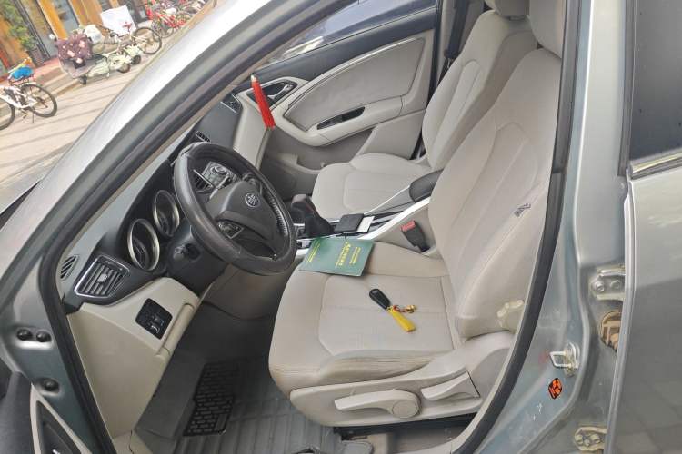 Used Bestune B90 2012 2.0L manual Comfort trim level Left Front Seat