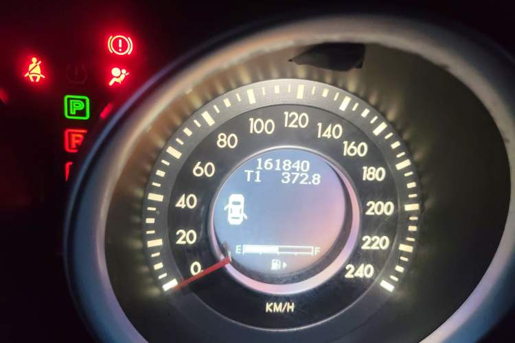 Used Bestune B90 2012 2.0L Automatic Luxury Edition Odometer Close Up