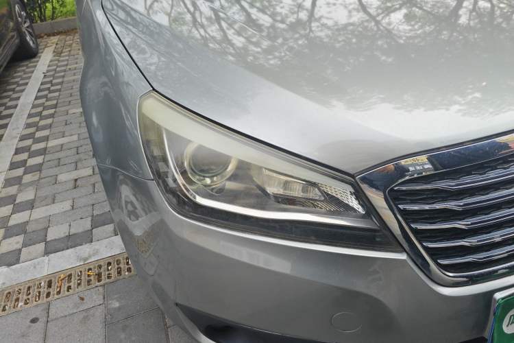 Used Bestune B90 2012 2.0L manual Comfort trim level Right Front Headlight