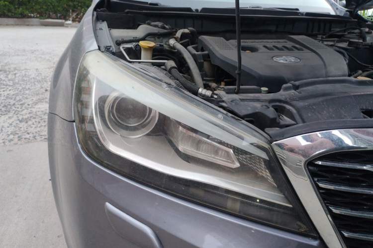 Used Bestune B90 2012 2.0L Automatic Luxury Edition Right Front Headlight