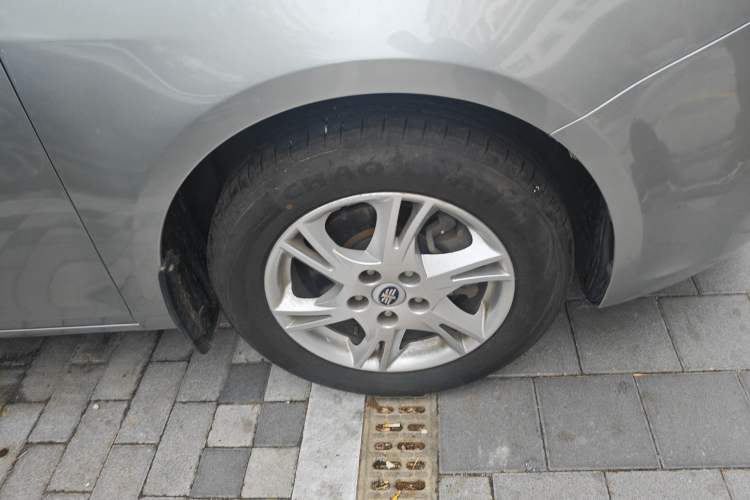 Used Bestune B90 2012 2.0L manual Comfort trim level Right Front Wheel Hub