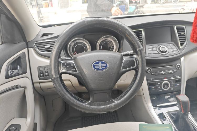 Used Bestune B90 2012 2.0L manual Comfort trim level Steering Wheel