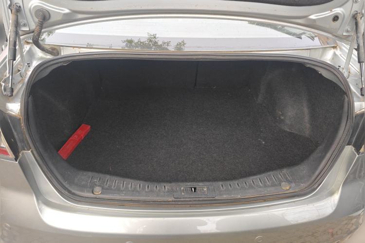 Used Bestune B90 2012 2.0L manual Comfort trim level Trunk