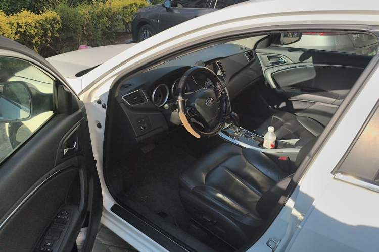 Used Bestune B90 2012 2.0L Automatic Luxury Edition Driver Seat