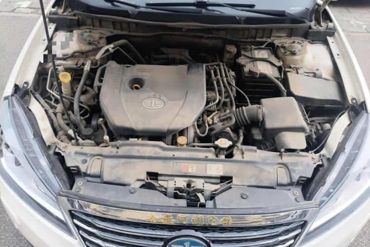 Used Bestune B90 2012 2.0L automatic navigation version Engine Bay