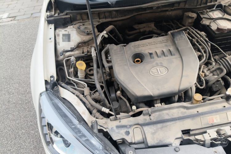 Used Bestune B90 2012 2.0L automatic navigation version Engine Bay Right