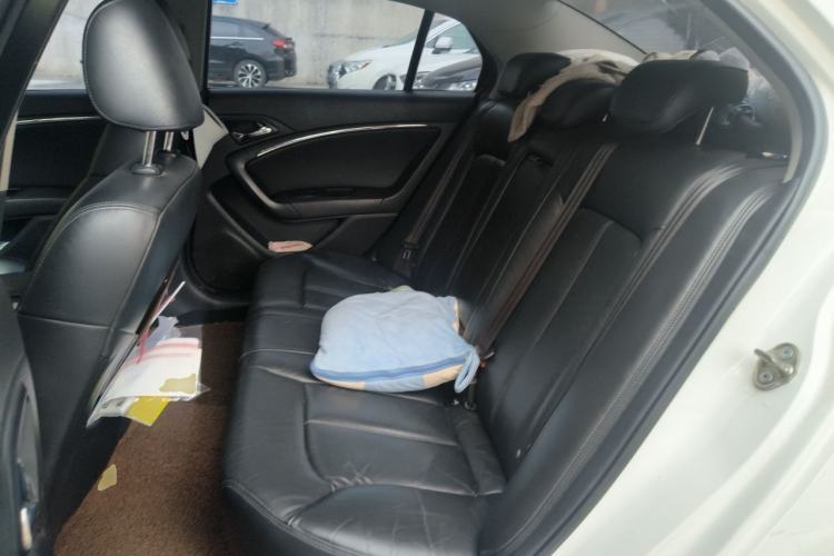Used Bestune B90 2012 2.0L automatic navigation version Left Rear Seat