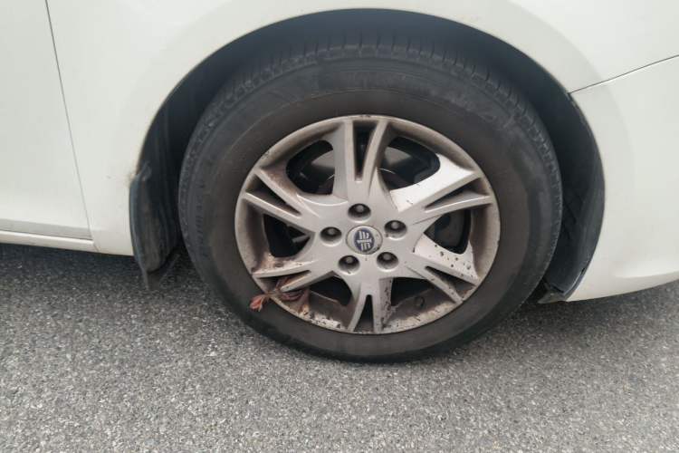 Used Bestune B90 2012 2.0L automatic navigation version Right Front Wheel Hub