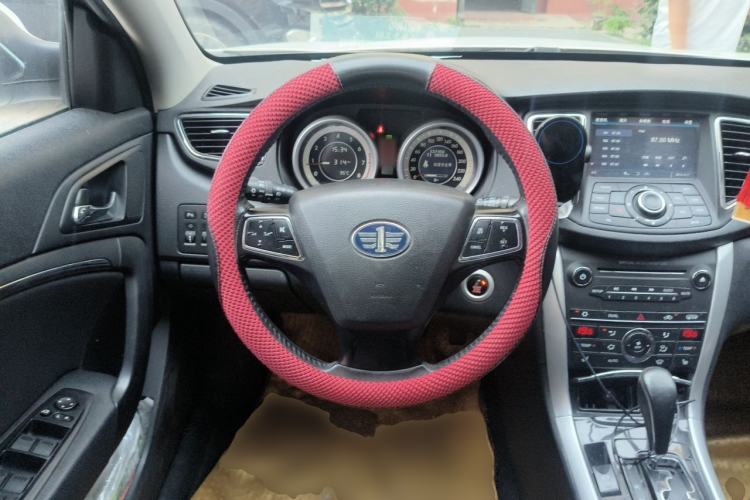 Used Bestune B90 2012 2.0L automatic navigation version Steering Wheel