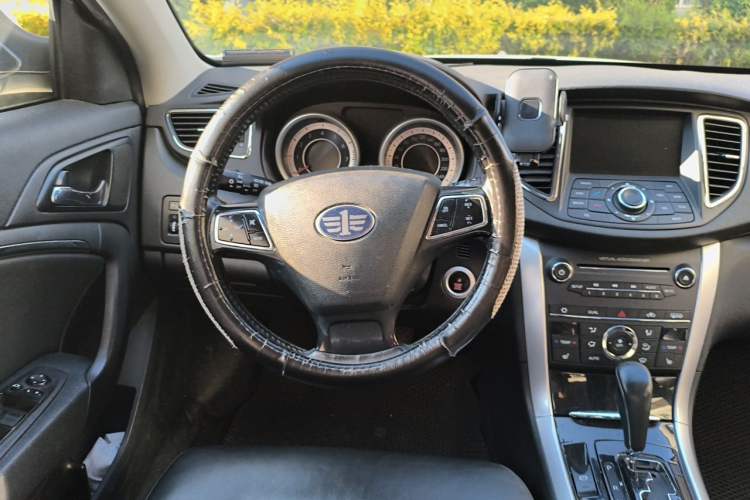 Used Bestune B90 2012 2.0L Automatic Luxury Edition Steering Wheel
