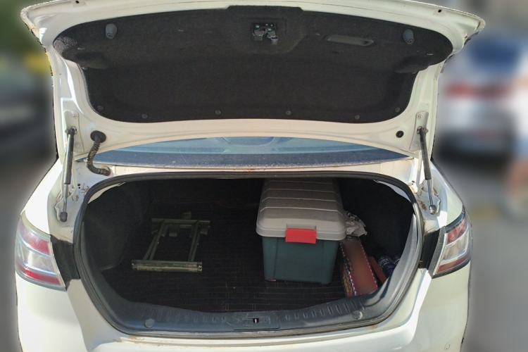 Used Bestune B90 2012 2.0L Automatic Luxury Edition Trunk