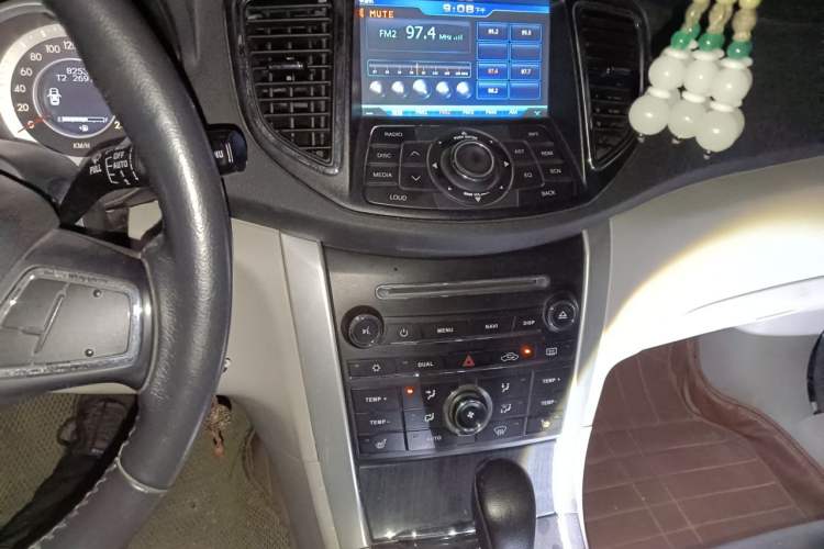 Used Bestune B90 2014 1.8T automatic comfort version Audio And AC Panel