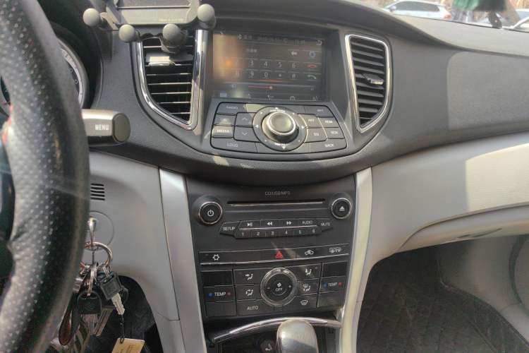 Used Bestune B90 2014 1.8T automatic comfort version Audio And AC Panel