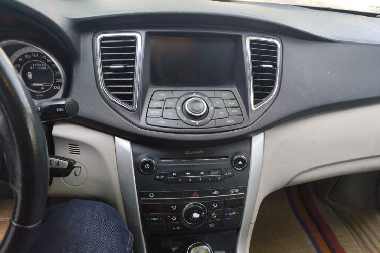 Used Bestune B90 2014 1.8T automatic comfort version Audio And AC Panel