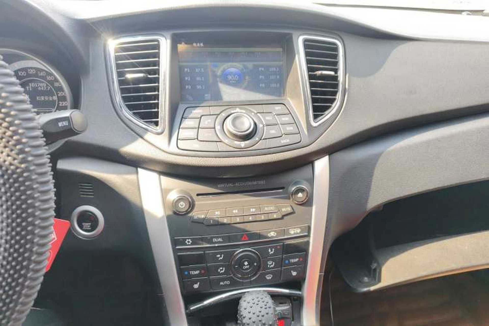 Used Bestune B90 2014 1.8T Automatic Luxury Model Audio And AC Panel