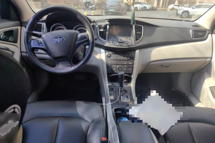 Used Bestune B90 2014 1.8T automatic comfort version Center Console