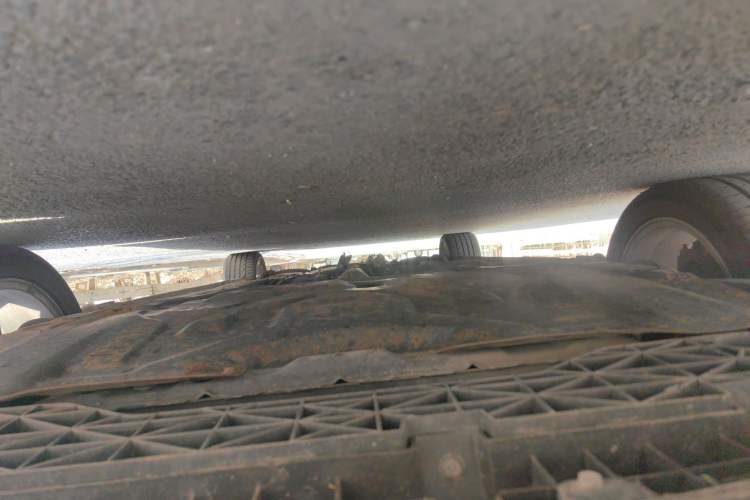 Used Bestune B90 2014 1.8T automatic comfort version Chassis Front