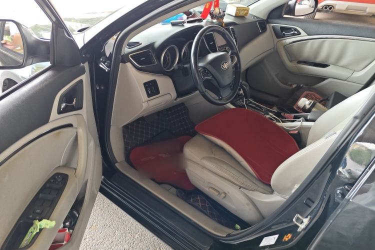 Used Bestune B90 2014 1.8T Automatic Luxury Model Driver Seat