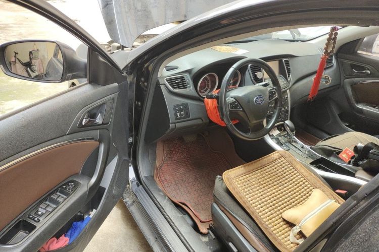 Used Bestune B90 2014 1.8T Automatic Luxury Model Driver Seat