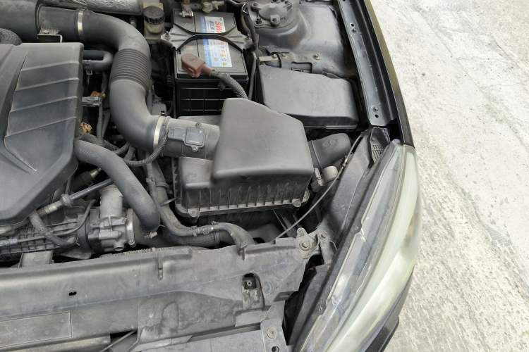 Used Bestune B90 2014 1.8T Automatic Luxury Model Engine Bay Left