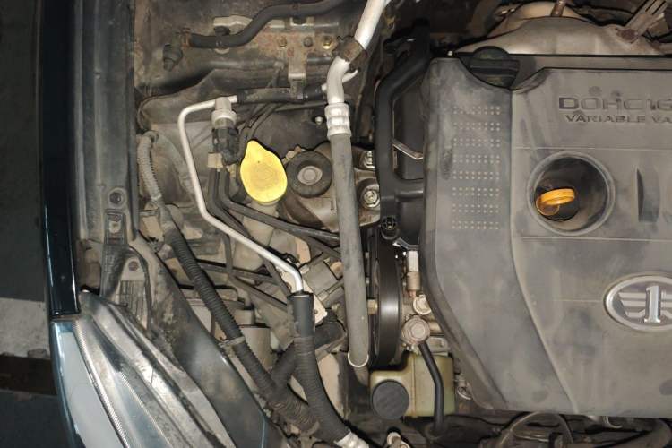 Used Bestune B90 2014 1.8T Automatic Flagship Model Engine Bay Right