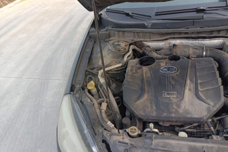 Used Bestune B90 2014 1.8T Automatic Luxury Model Engine Bay Right