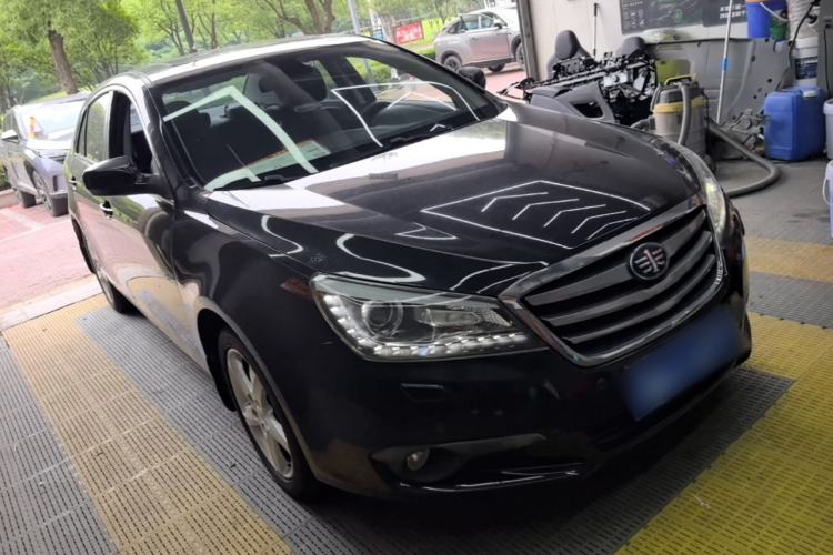 Used Bestune B90 2014 1.8T Automatic Luxury Model Front Right 45 Deg