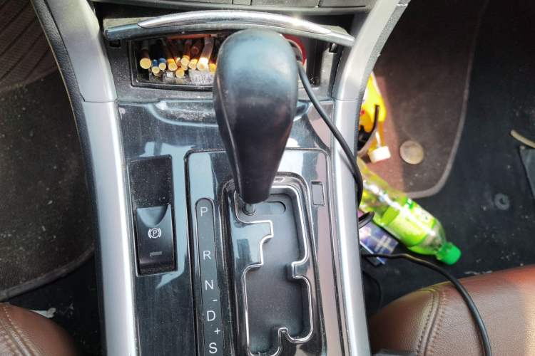 Used Bestune B90 2014 1.8T Automatic Luxury Model Gear Lever