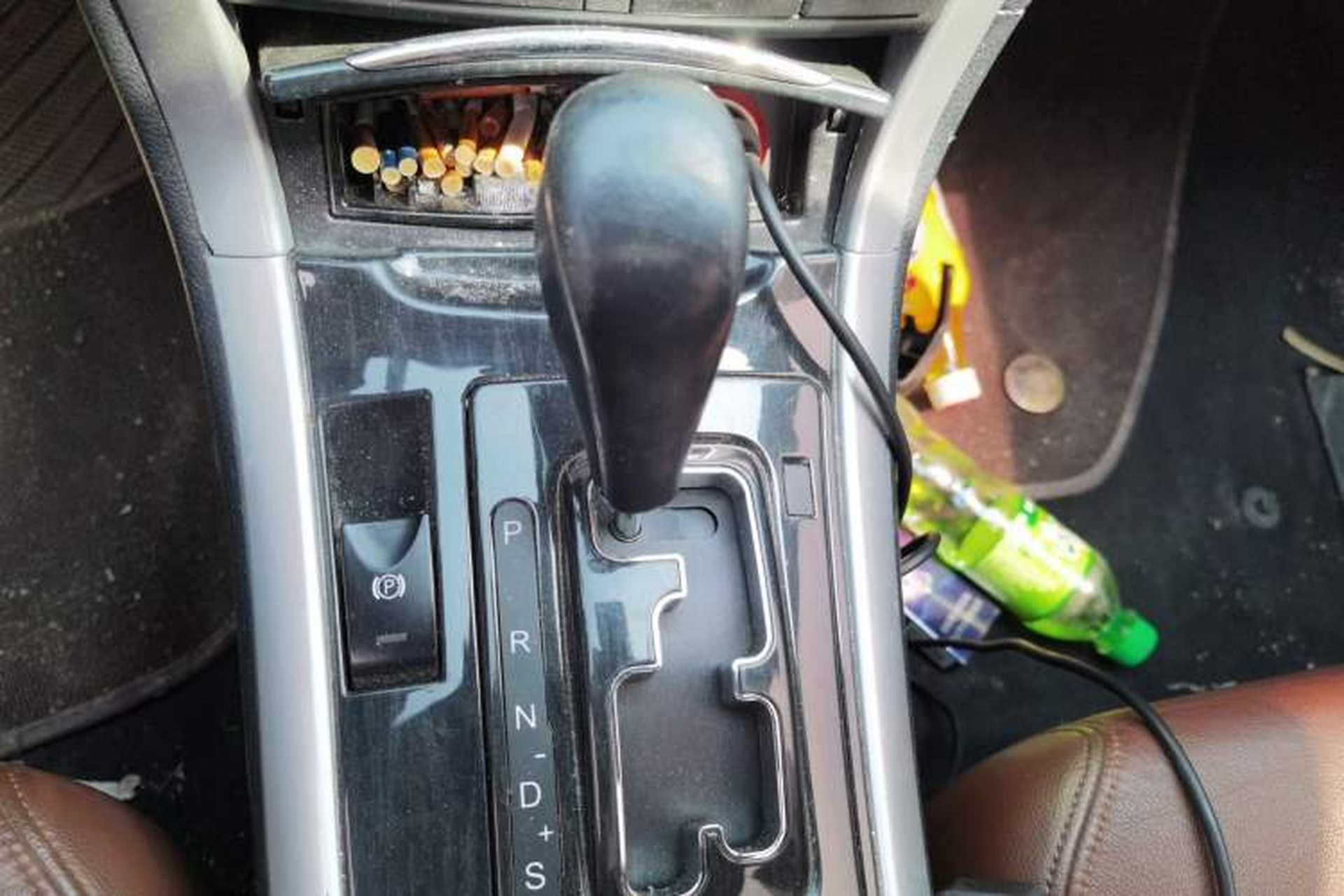 Used Bestune B90 2014 1.8T Automatic Luxury Model Gear Lever