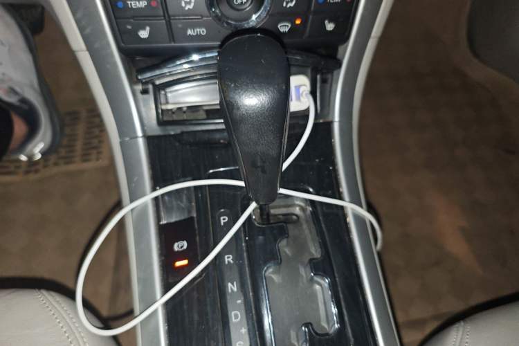 Used Bestune B90 2014 1.8T Automatic Flagship Model Gear Lever